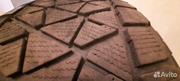 Bridgestone Blizzak DM-V2 265/50 R19 101T