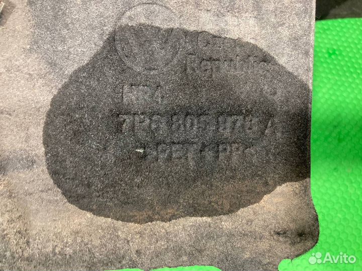 Подкрылок (локер) передний правый Volkswagen