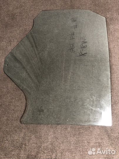 Стекло заднее правое xray