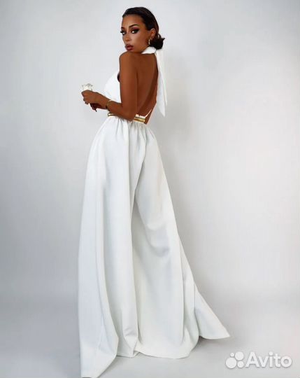 Комбинезон с открытой спиной