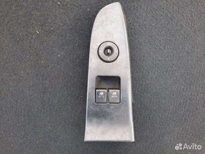 Блок управления стеклоподъемниками передний левый