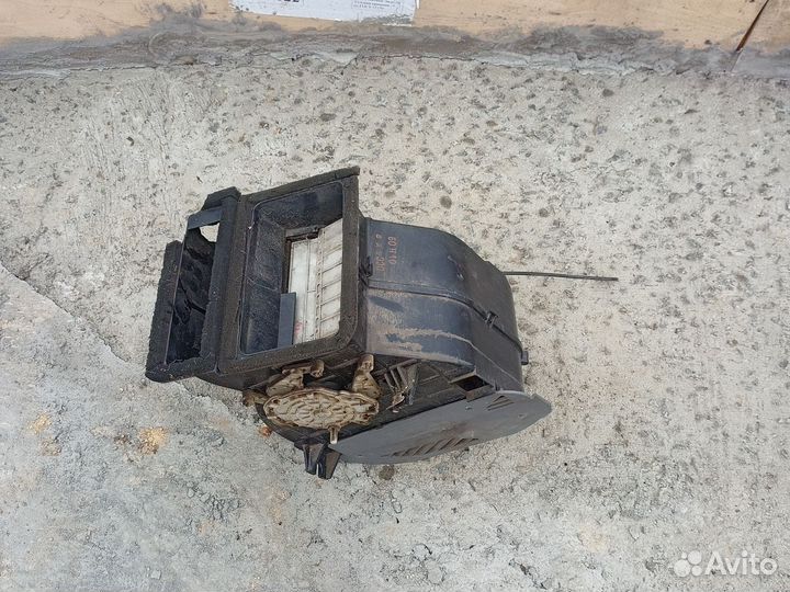 Корпус с радиатором печки kia rio 1