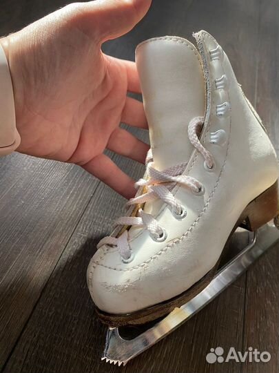 Фигурные коньки wifa