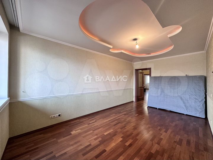 3-к. квартира, 111,5 м², 7/17 эт.