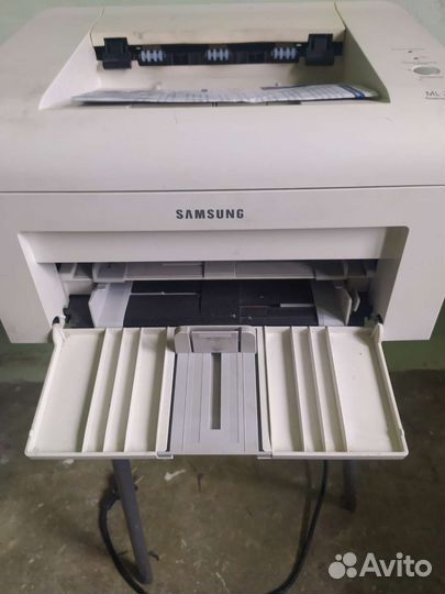 Монитор Samsung и принтер