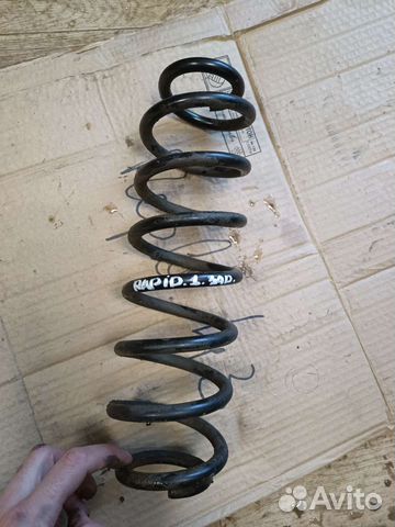 Задняя пружина Skoda Rapid 1