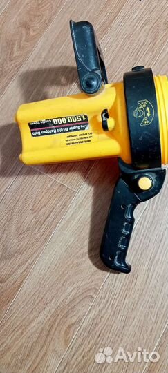 Поисковый фонарь