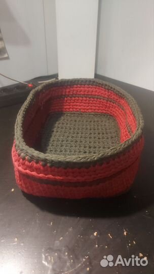 Вязаная корзинка