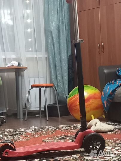 Самокат трехколесный