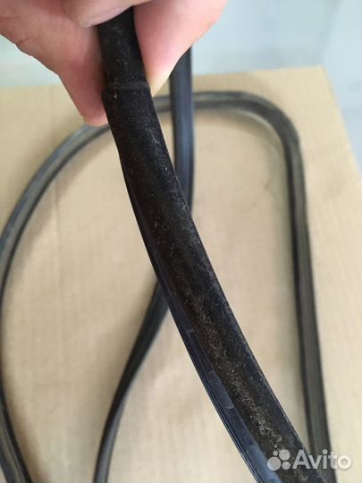 Уплотнитель люка w124