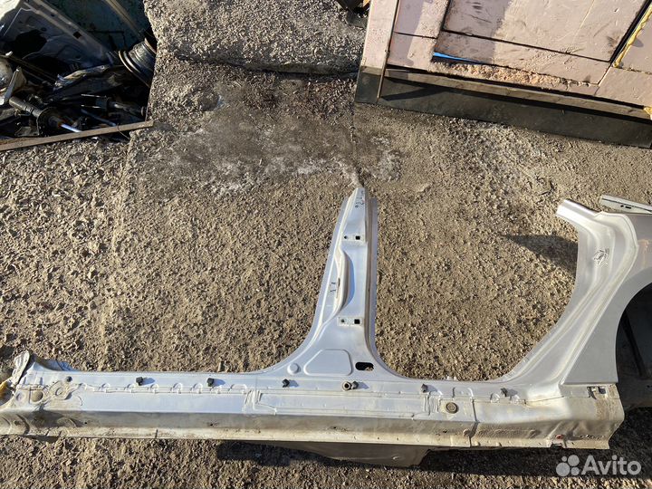 Четверть задняя левая с порогом Ford Focus 3 седан