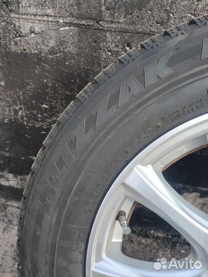 Bridgestone Blizzak Revo GZ 205/65 R16 95Q