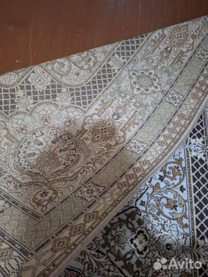 Ковер шерстяной