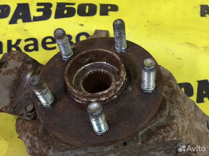 Передний правый поворотный кулак Chrysler Sebring