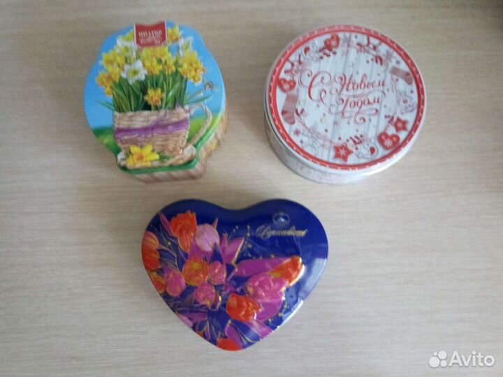 Жестяные банки от чая