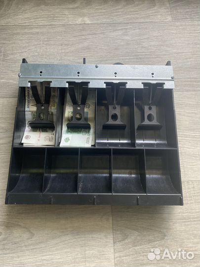 Кассовый ящик для денег