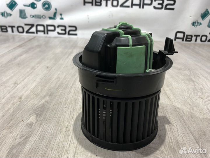 Вентилятор печки (мотор) Peugeot 308 EP6 2010