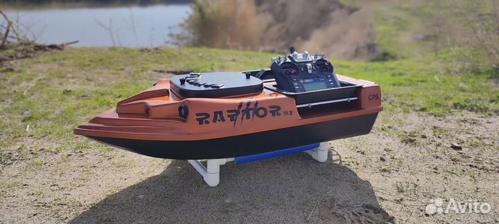 Кораблик для прикормки с GPS Автопилотом