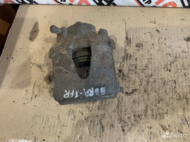 Суппорт передний левый правый Volkswagen Bora