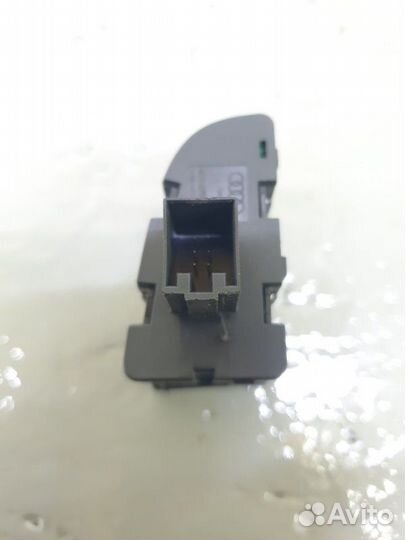 Кнопка бардачка Audi Q7 4LB 4.2 2007