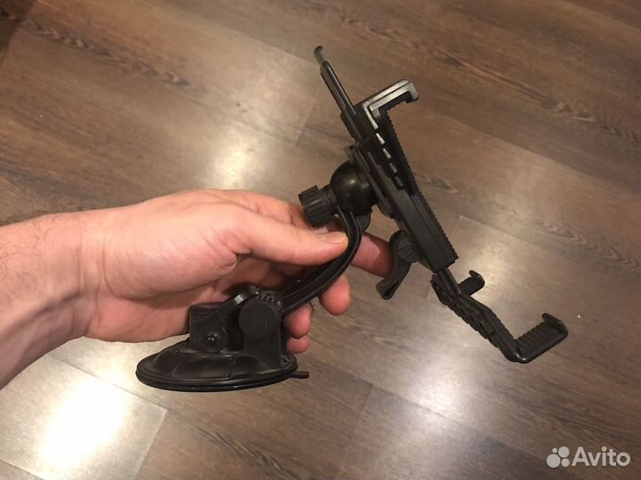 Автомобильный держатель для планшета