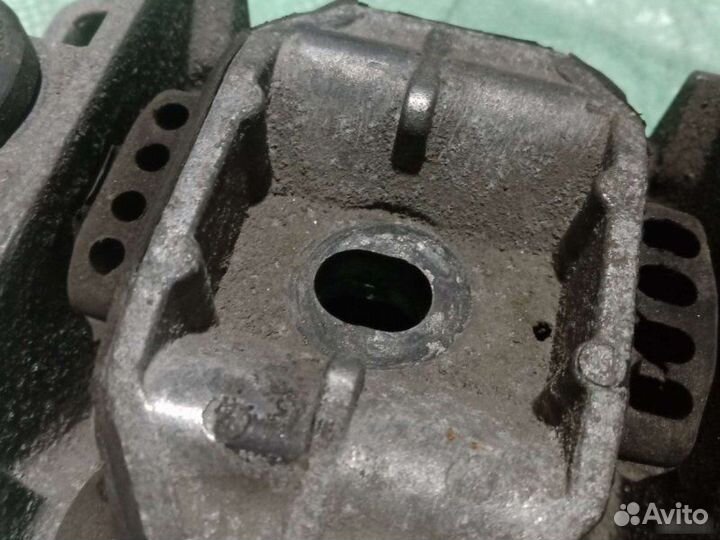 Подушка кпп Ford Mondeo 3 универсал 2.0D 2001