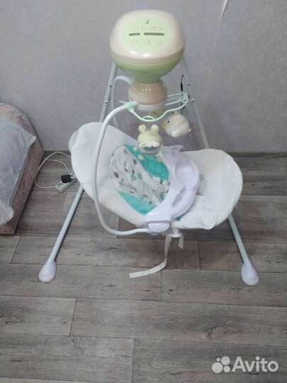 Кресло качалка для ребенка с маятником