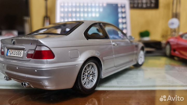 Модель 1/18 BMW M3 (E46) CSL 2003 серебристый