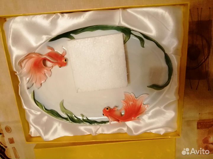 Фарфоровая посуда блюдо