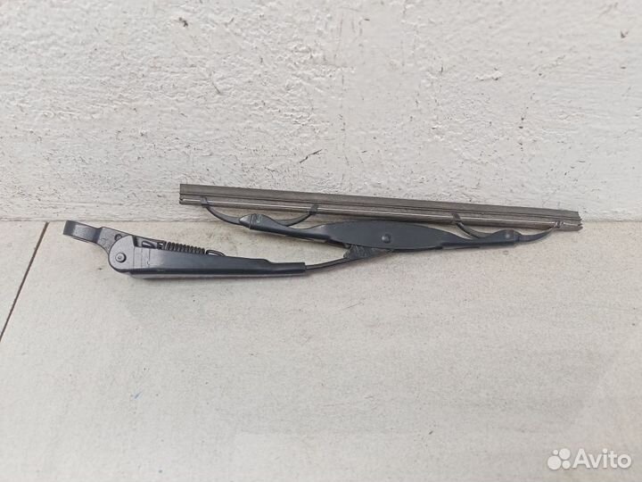 Поводок стеклоочистителя задний