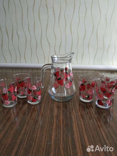 Столовый набор: графин и 6 стаканов