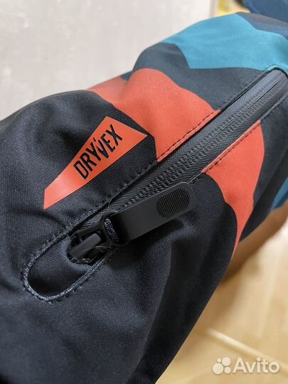 Сноубордическая куртка мембранная 15/15