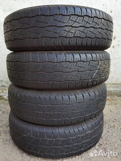 Bridgestone Dueler H/T 687 215/70 R16 99H