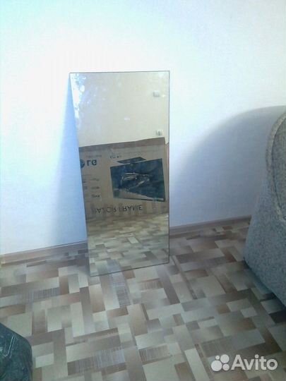 Два зеркала прямоугольной формы 70х42и 55х38