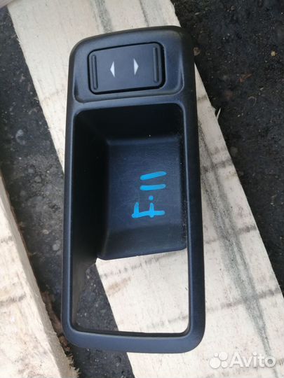 Кнопка стеклоподъёмника Ford Focus 2