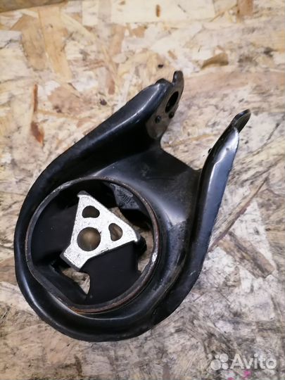 Подушка двигателя нижняя Mazda 3 BL