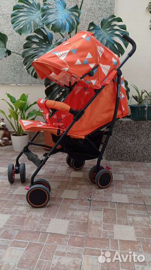 Прогулочная коляска