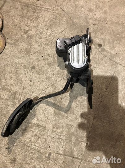 Педаль газа Митсубиси Галант 9