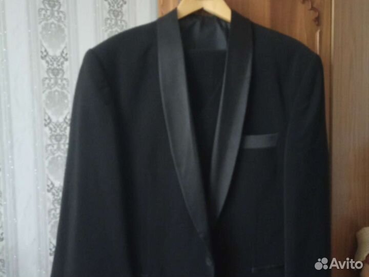 Костюм мужской новый