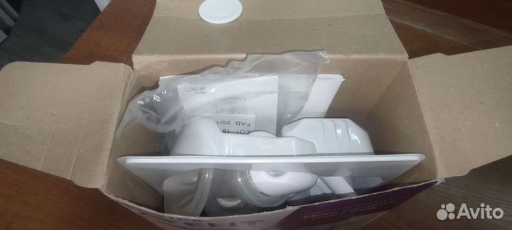 Ручной молокоотсос Philips avent Comfort SCF330