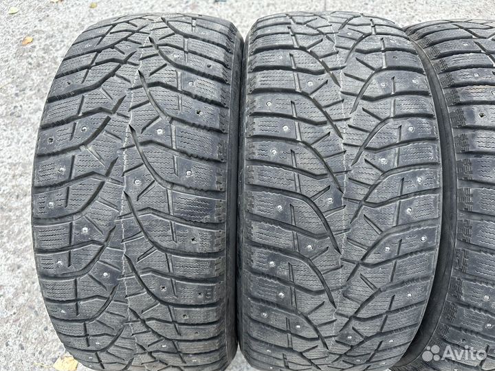 Bridgestone Blizzak Spike-02 245/50 R18 104T