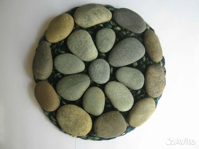 Подставка под горячее из речной гальки