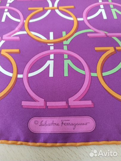 Salvatore ferragamo платок