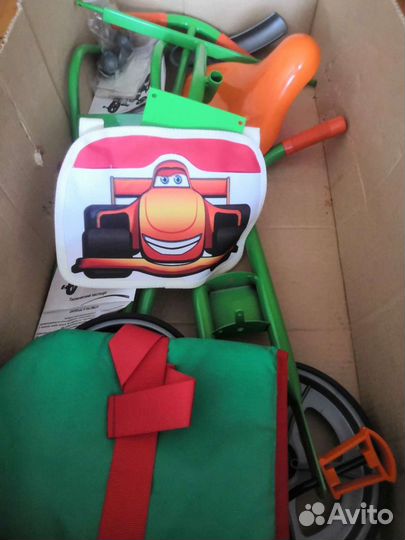 Детский трёхколёсный велосипед с ручкой и ремнем б