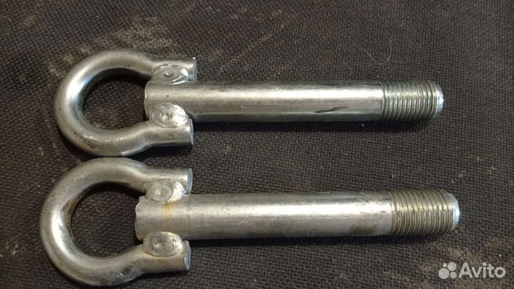 Буксировочный крюк