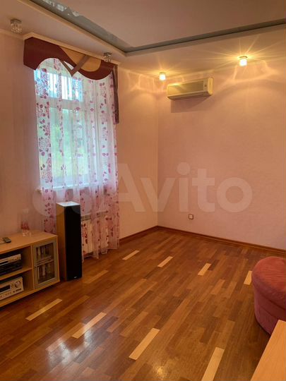 3-к. квартира, 102 м², 4/6 эт.