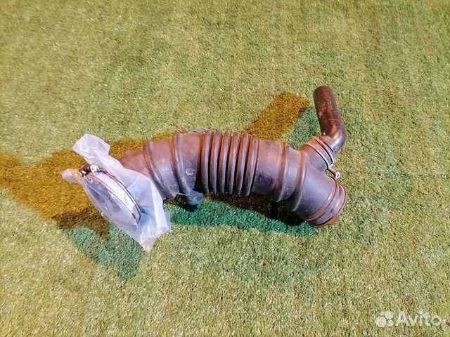 Патрубок воздушного фильтра 17881-28250 Toyota Cam