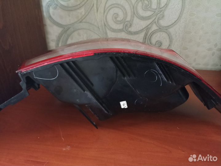 Задняя правая фара на volkswagen polo sedan