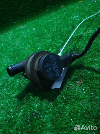 Помпа водяная Audi A1 2008