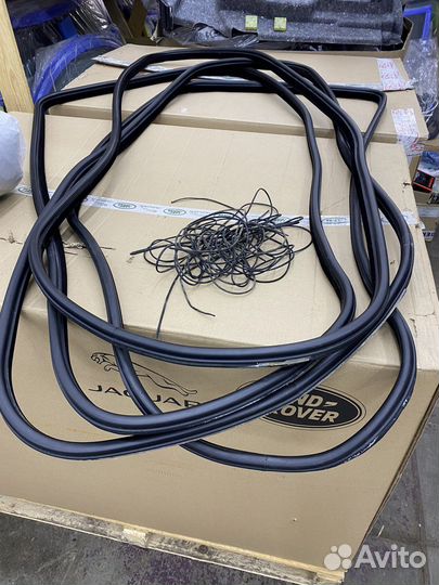 Land Rover Discovery 4 уплотнение дверного проема